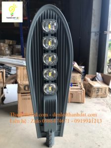 den duong led la 250w 2