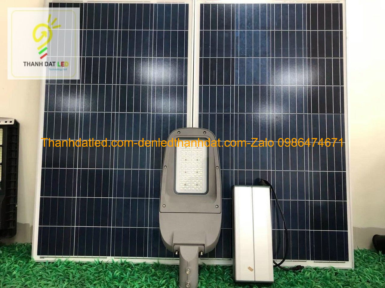 đèn đường năng lượng mặt trời 100w đủ công suất