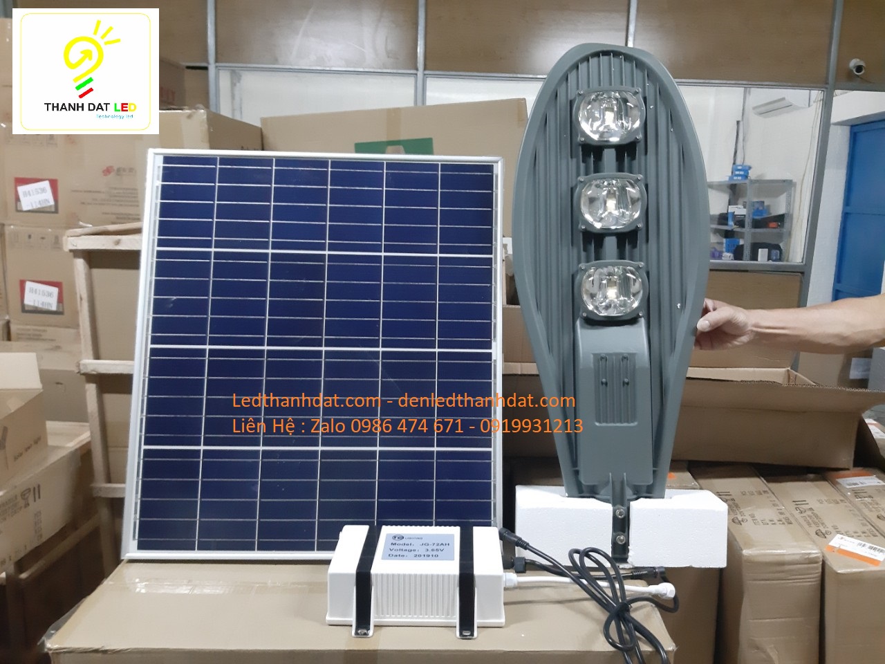 đèn đường năng lượng 150w cao cấp
