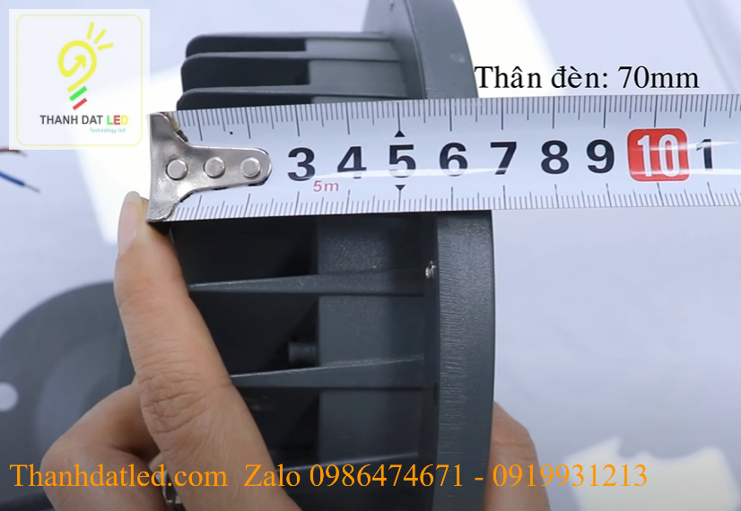 den-led-chieu-cay-18w-12w đèn led chiếu điểm chiếu cây 18w đổi màu