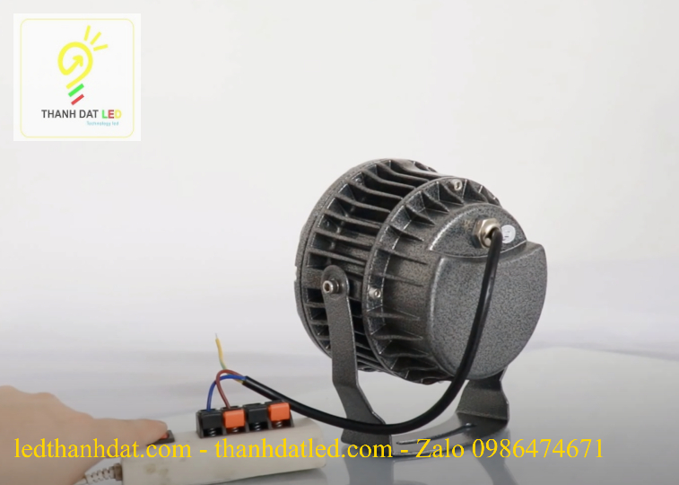 Đèn led rọi 18w hắt tòa nhà