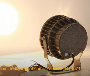 Đèn hắt tòa nhà 36w 6 den led roi cot 36w toa nha