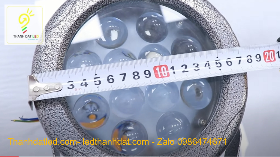 den-led-roi-cot-36w-trang-tri Đèn led rọi 36w hắt tòa nhà