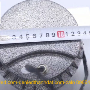 Đèn hắt tòa nhà 27w 6 den led roi cot 4