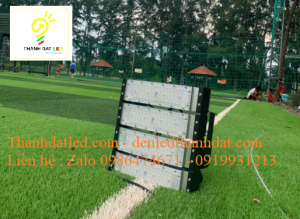 den led san bong 200w chong choi cao cap 1