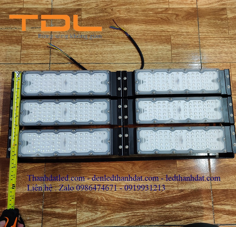 báo giá đèn led chiếu sáng sân tennis 300w