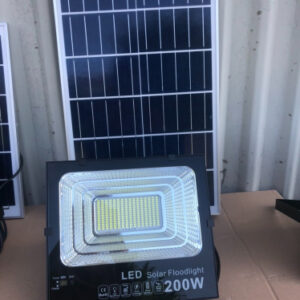 den nang luong mat troi 200w 1