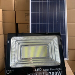 den nang luong mat troi 300w 1