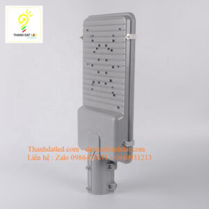 Đèn đường năng lượng 200w bàn chải 4 den nang luong mat troi 50w 100w 200w ban chai