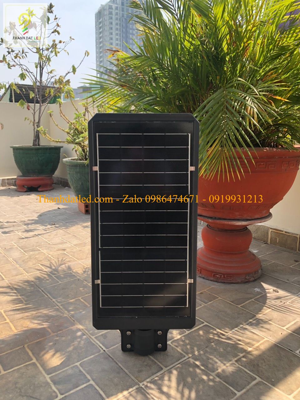 den-nang-luong-mat-troi-lien-the-120w-3 đèn đường năng lượng mặt trời liền thể 120w