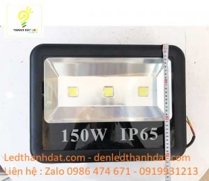 den pha led 150w chieu rong 1