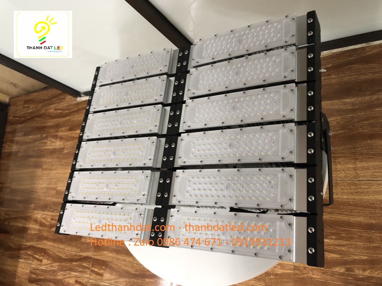 den-pha-led-500w-philips-module-1 Đèn pha 600w module