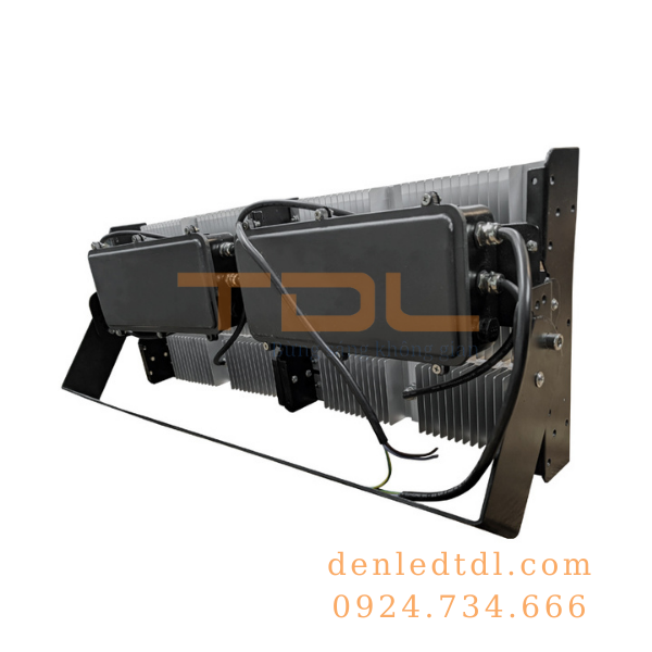 Đèn pha led 400w sân bóng đá - sân tennis - sân cầu lông - sân bóng chuyển- sân tennis ngoài trời chống chói lóa