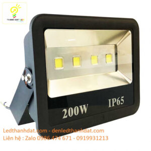 den pha led ngoai troi 200w chieu rong 10
