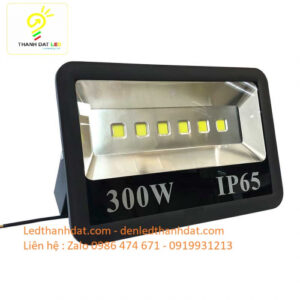 den pha led ngoai troi 300w chieu rong 3