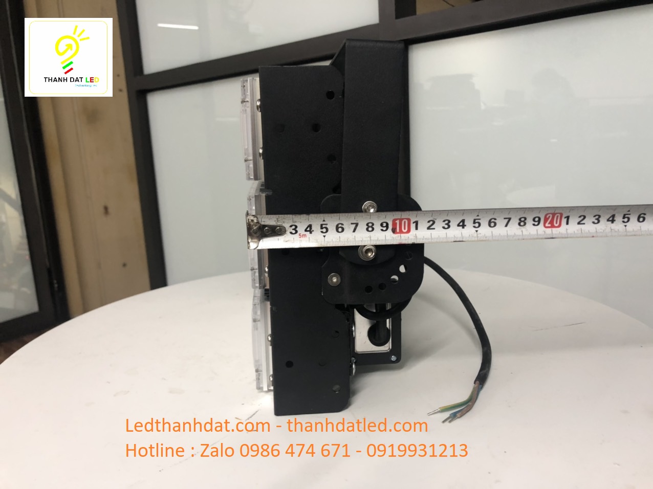 den-pha-led-philips-module-cao-cap Đèn pha 150w module