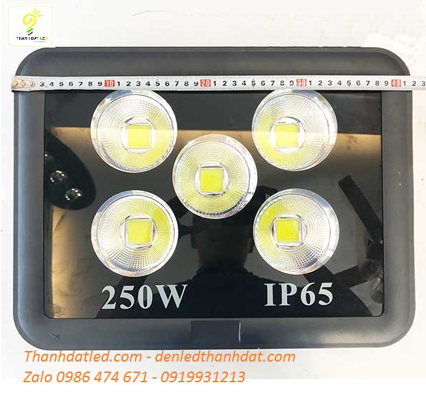 đèn sân bóng 250w
