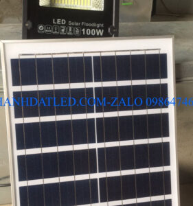 den pha nang luong mat troi 100w san vuon