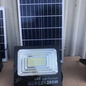 den pha nang luong mat troi 200w 1