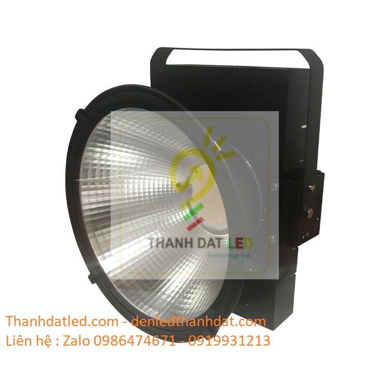 den-cau-cang-400w-philips-2 Đèn pha led cẩu tháp 400w