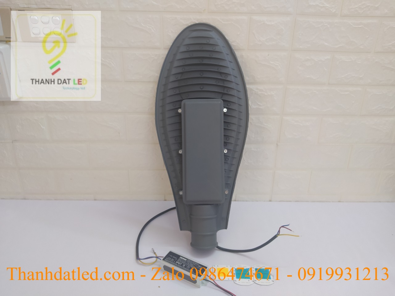 den-duong-led-la-30w-1 đèn đường led lá 30w