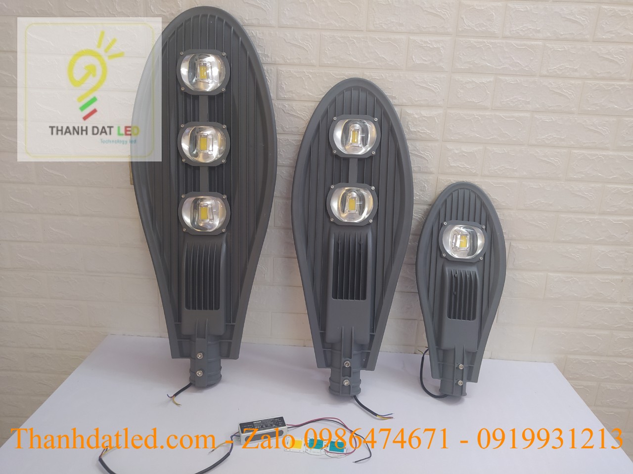 đèn đường led lá 30w 50w 60w 80w 100w 120w 150w 200w 250w done