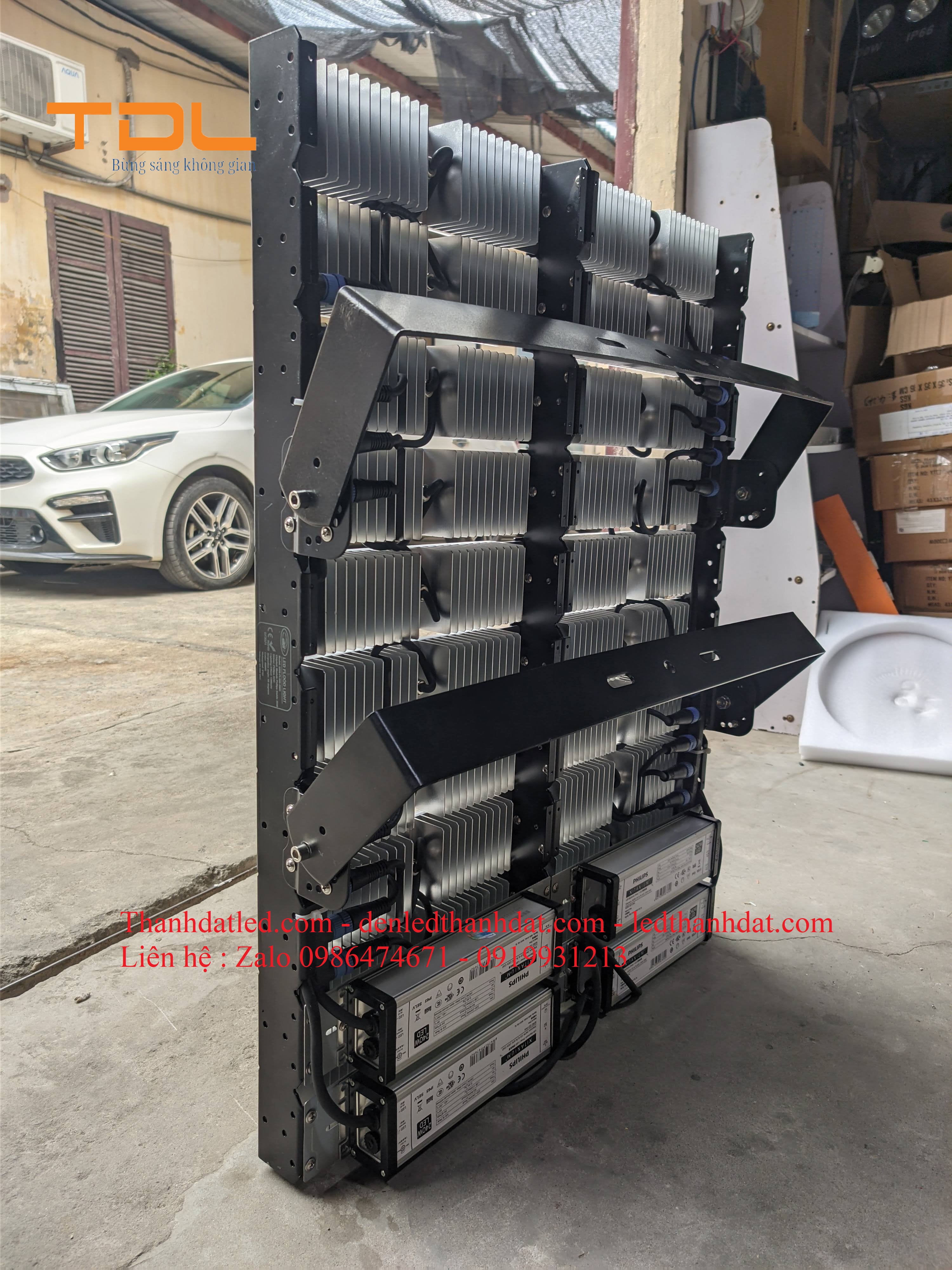 den-led-1000w-2 đèn pha led module 1000w