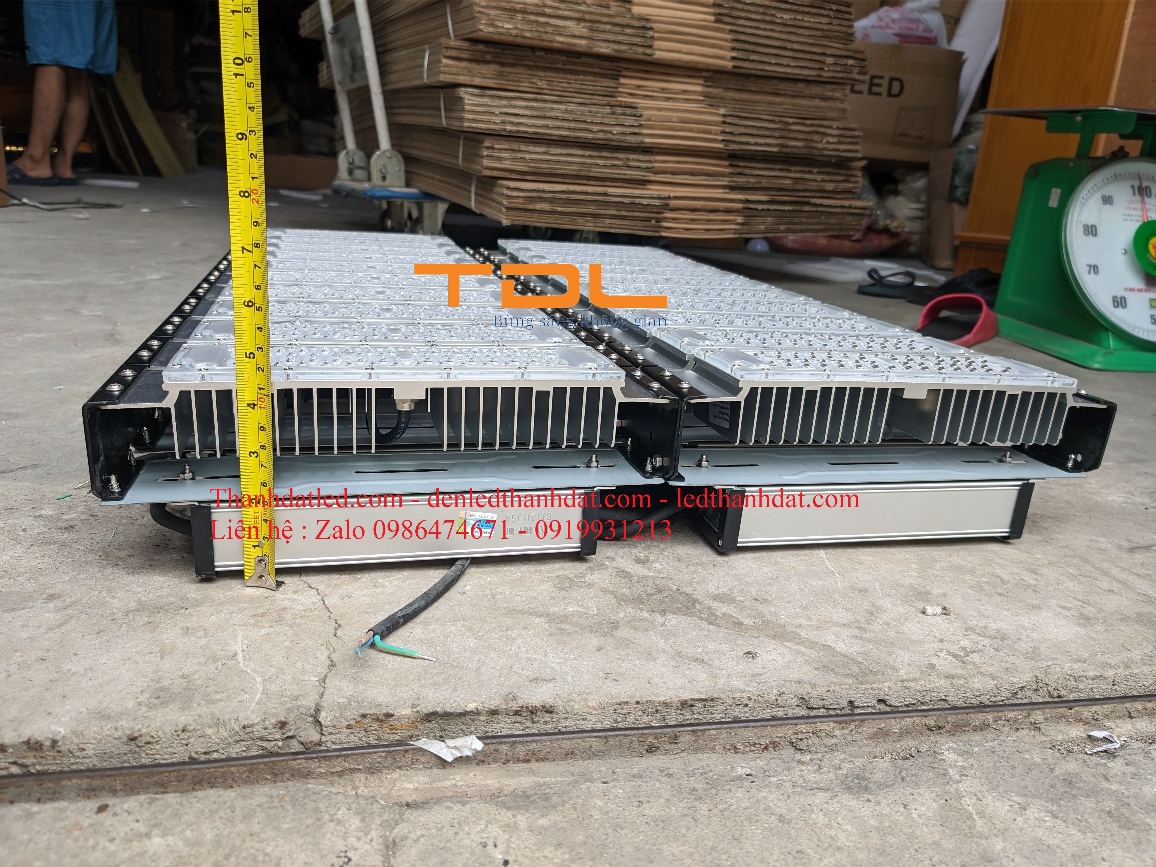 den-led-1000w-module Đèn pha 1000w ngoài trời