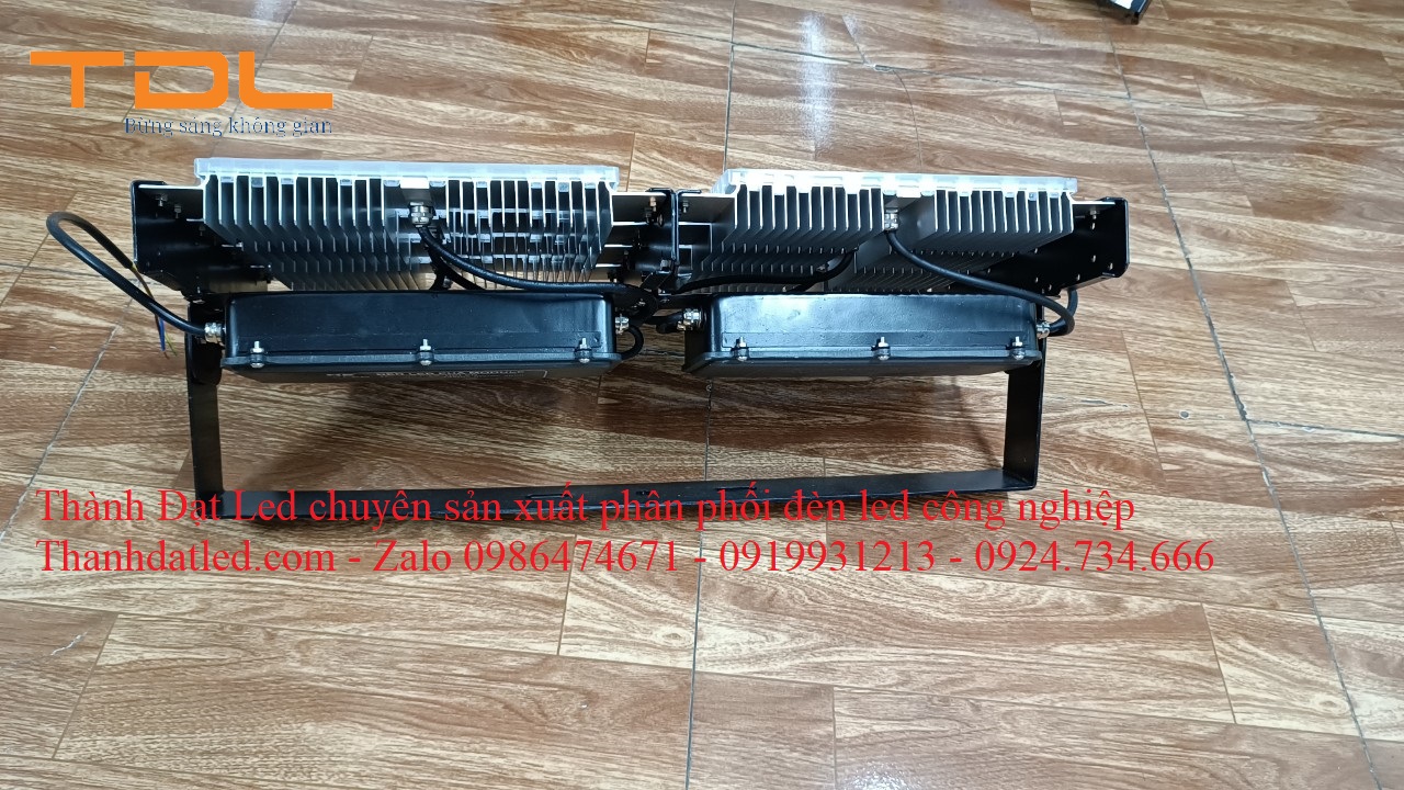 den-led-400w-3 đèn pha led sân thể thao 500w