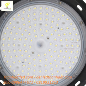 Đèn led nhà xưởng 200w UFO 4 den led nha xuong