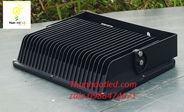 đèn led pha ngoài trời 150w