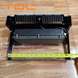 den led pha ngoai troi