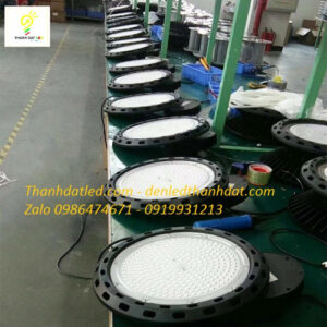 Đèn led nhà xưởng 200w UFO 5 den nha xuong 200w 2