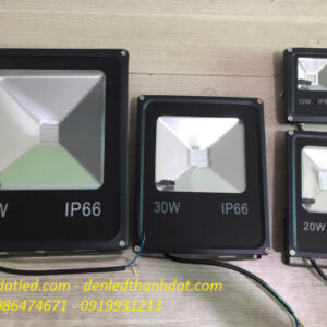 Đèn pha led đổi màu 10w trang trí 2 den pha doi mau 7