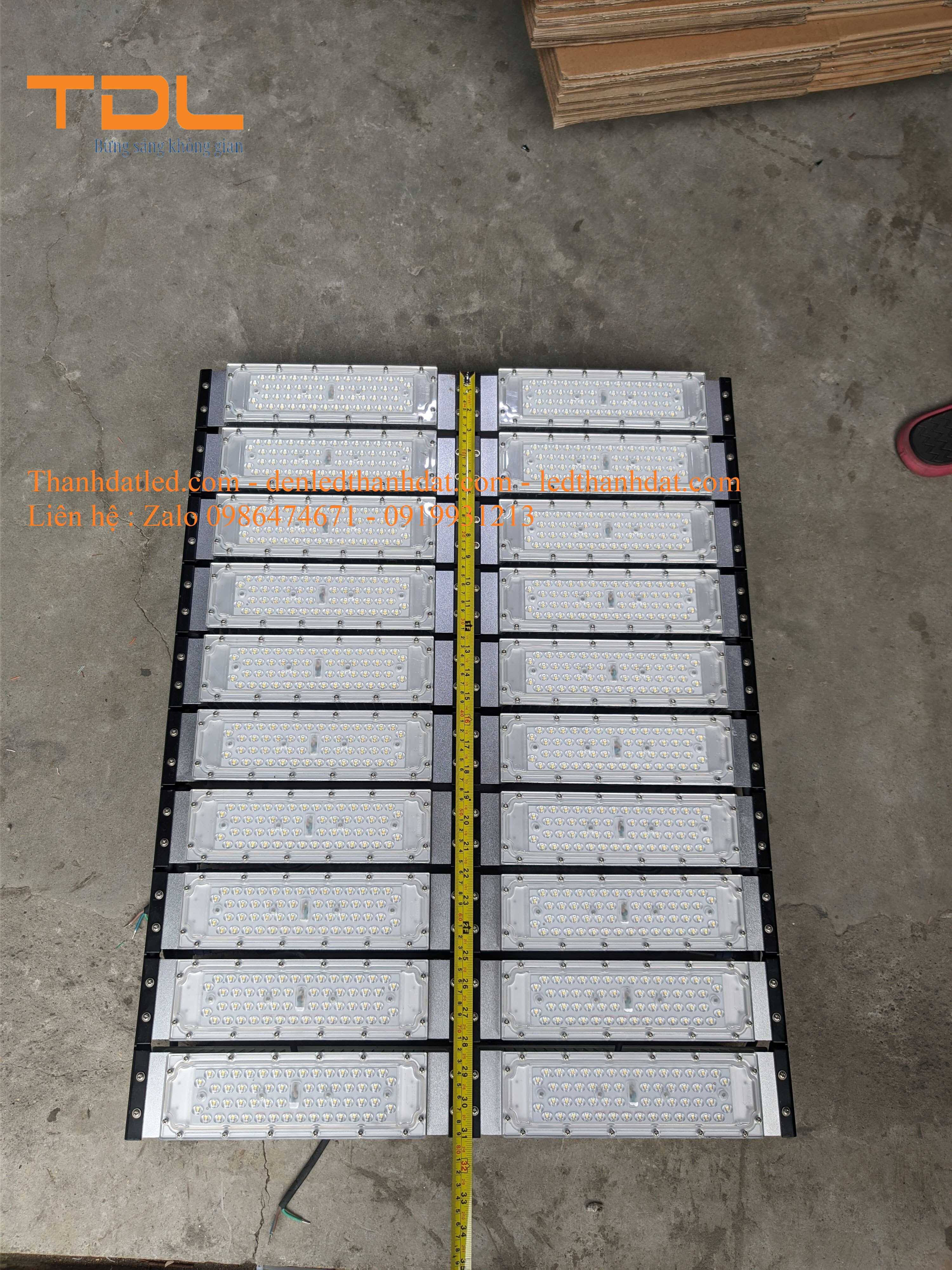 den-pha-led-1000w_optimized-2 Đèn led pha 1000w module smd Done