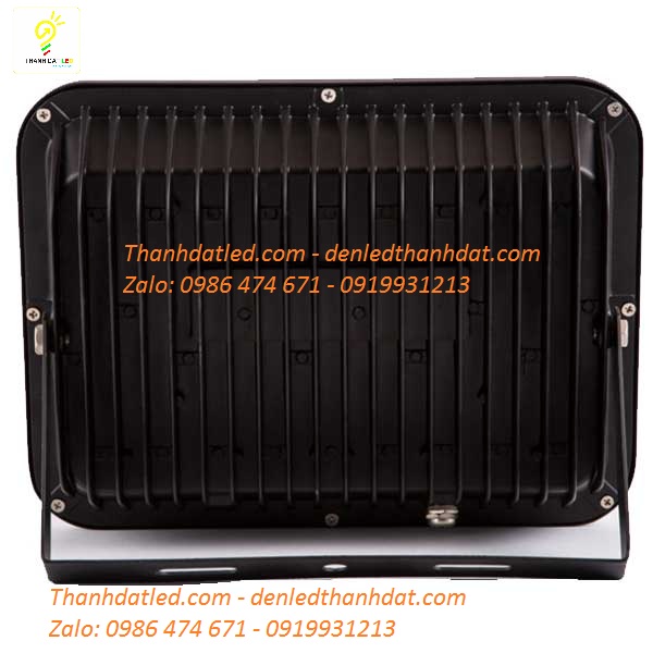 Đèn pha led sân bóng 100w rọi