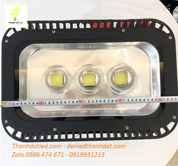 den-pha-led-150w-ngoai-troi-3 đèn pha led 150w ngoài trời