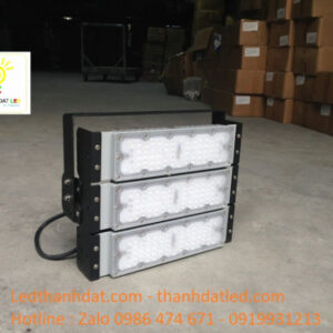 Đèn led pha 150w module smd Done 4 den pha led 150w philips 1