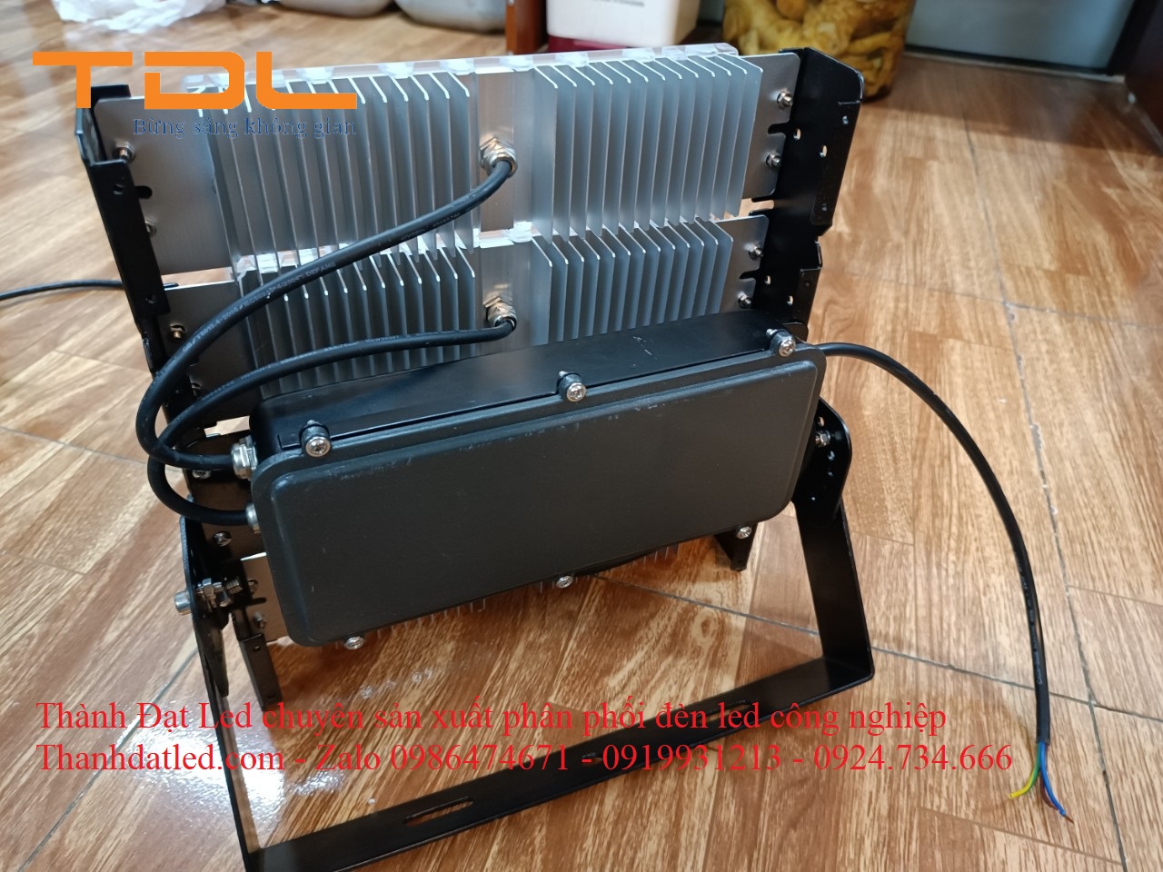 den-pha-led-200w-module-1 đèn pha led sân thể thao 250w