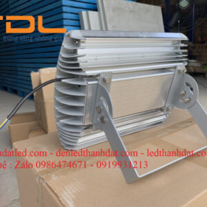 Đèn pha led 200w prolux 2 den pha led 200w prolux san bong
