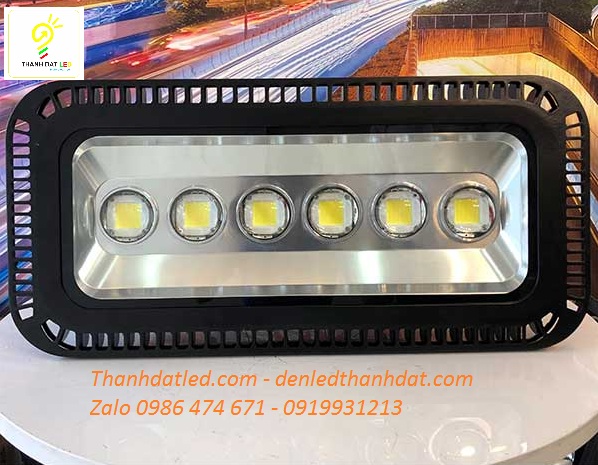den-pha-led-300w-1 đèn pha led 300w
