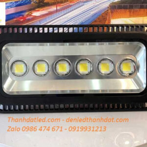 ĐÈN PHA 300W 2 den pha led 300w