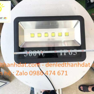 Đèn pha led ngoài trời 300w chiếu rộng 2 den pha led 300w chieu rong
