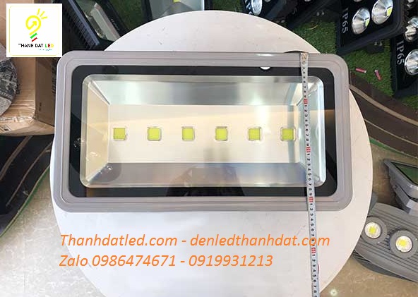 đèn pha led 300w ngoài trời xám