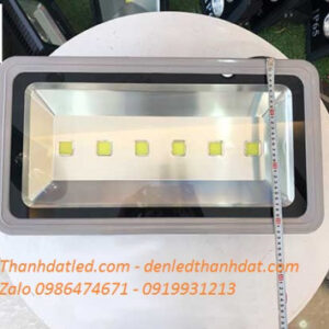 den pha led 300w ngoai troi ghi