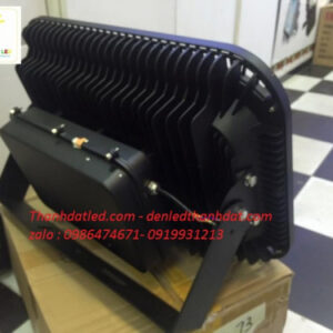 ĐÈN PHA 250W MĂT LỒI 3 den pha led