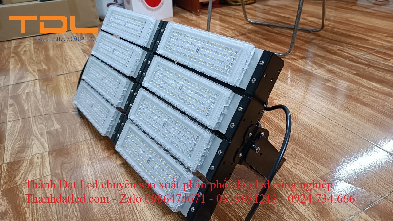 đèn pha led sân bóng sân tennis cầu lông bóng chuyền
