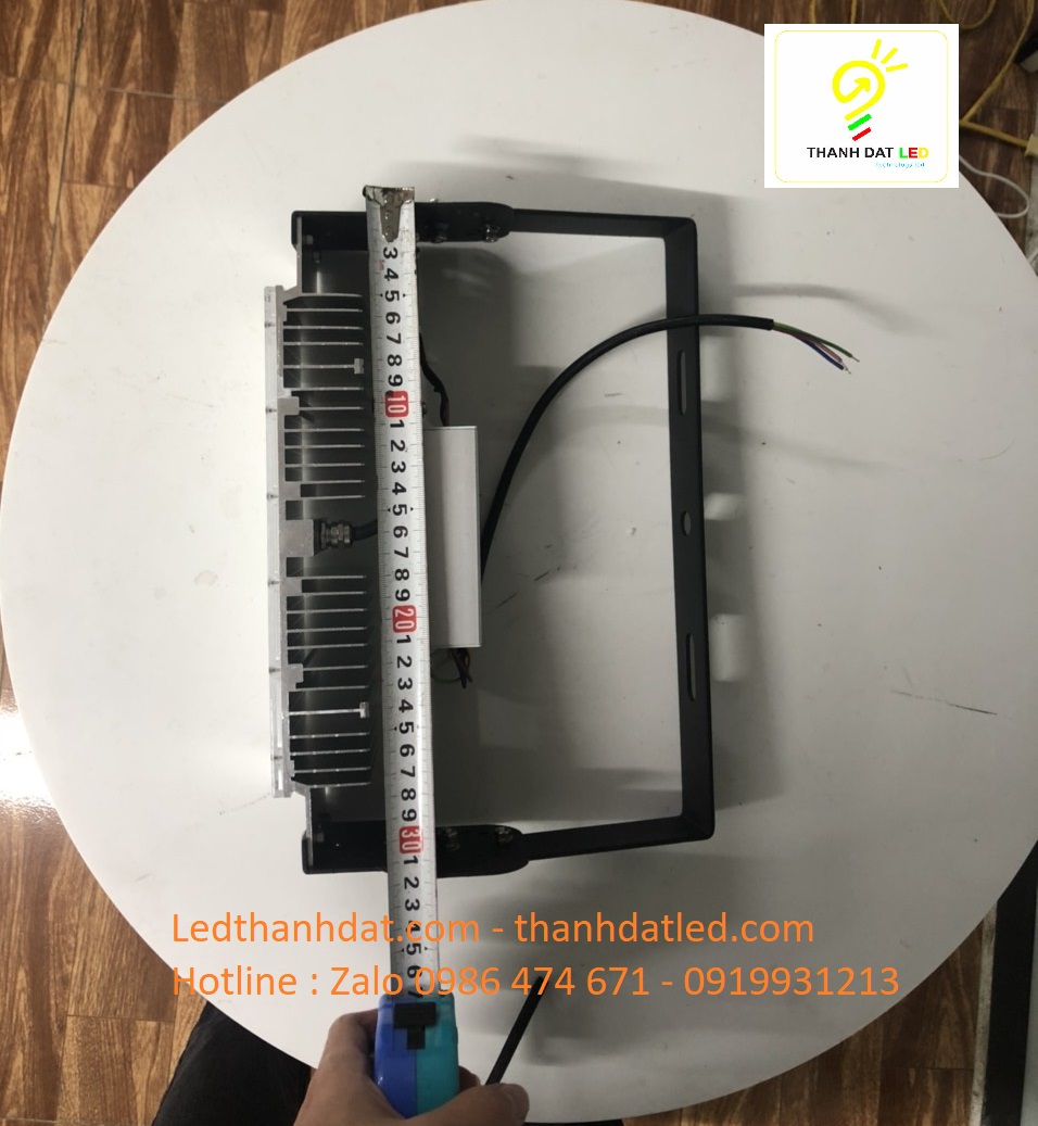 Đèn pha 50w ngoài trời