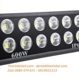 Đèn pha led 600w rọi 1 den pha led 600w ngoai troi 1