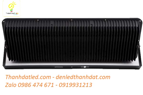 den-pha-led-600w-ngoai-troi-ip65-1 Đèn pha led 600w ngoài trời ip65